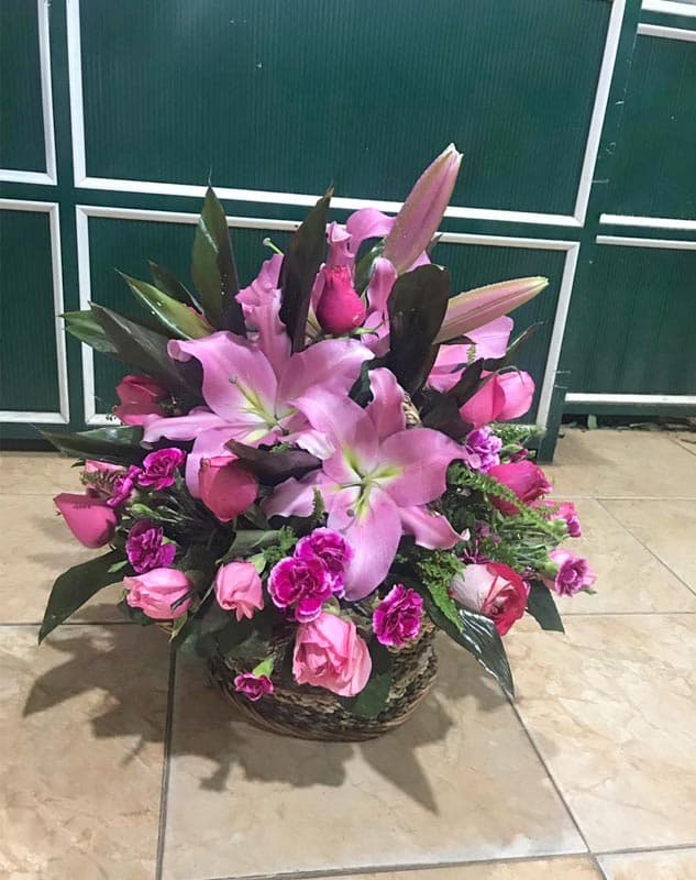 سبد گل گرد فانتزی کد 687