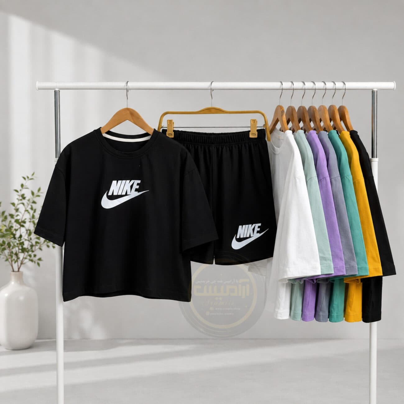ست کراپ و شورتک زنانه NIKE — تصویر ۲