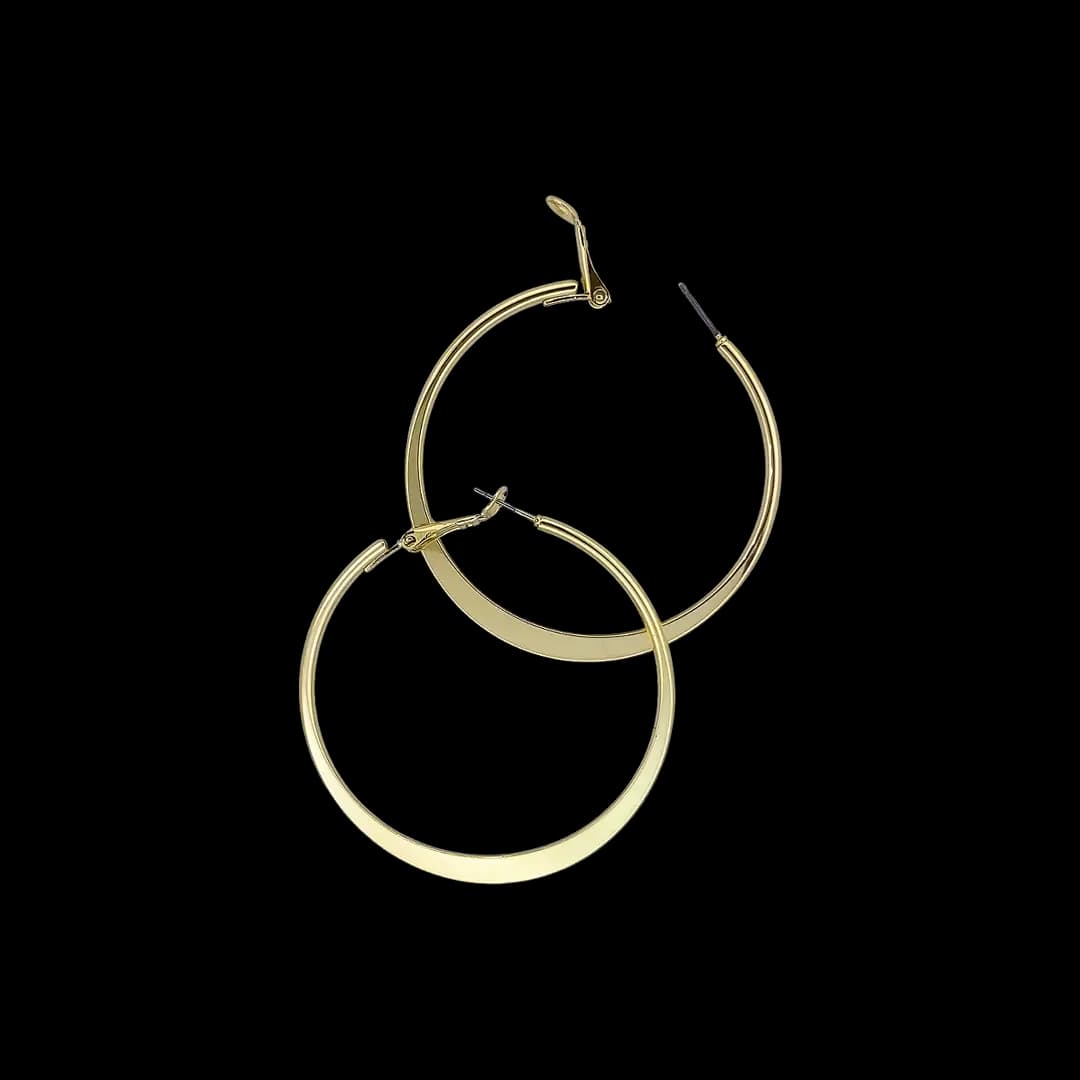 گوشواره حلقه‌ای تخت طلایی (مدل لبه‌دار/Sharp Edge) — تصویر ۴