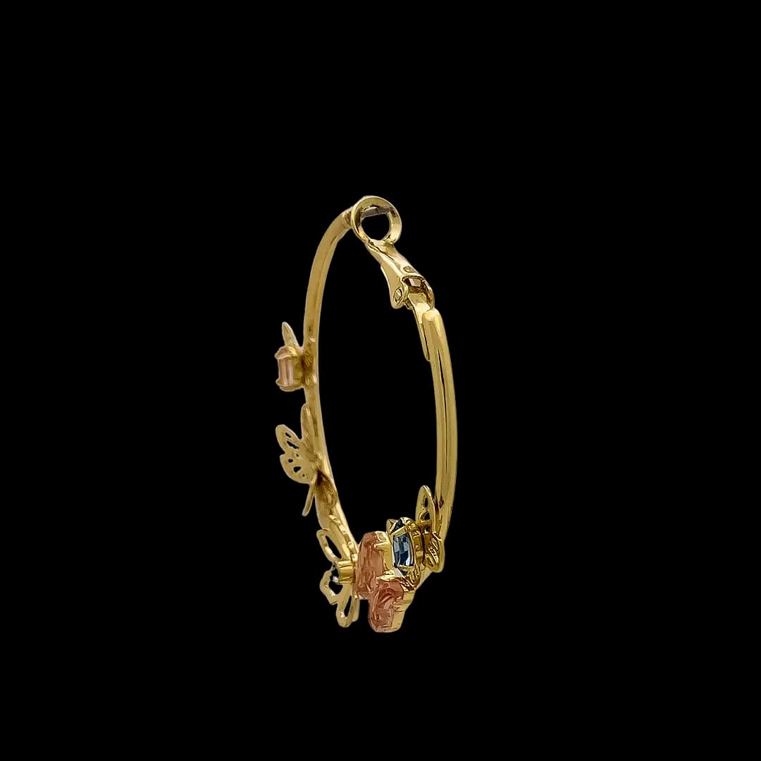 گوشواره حلقهای گل و پروانه نگینی (Butterfly & Flower Charm Hoop Earrings) — تصویر ۳