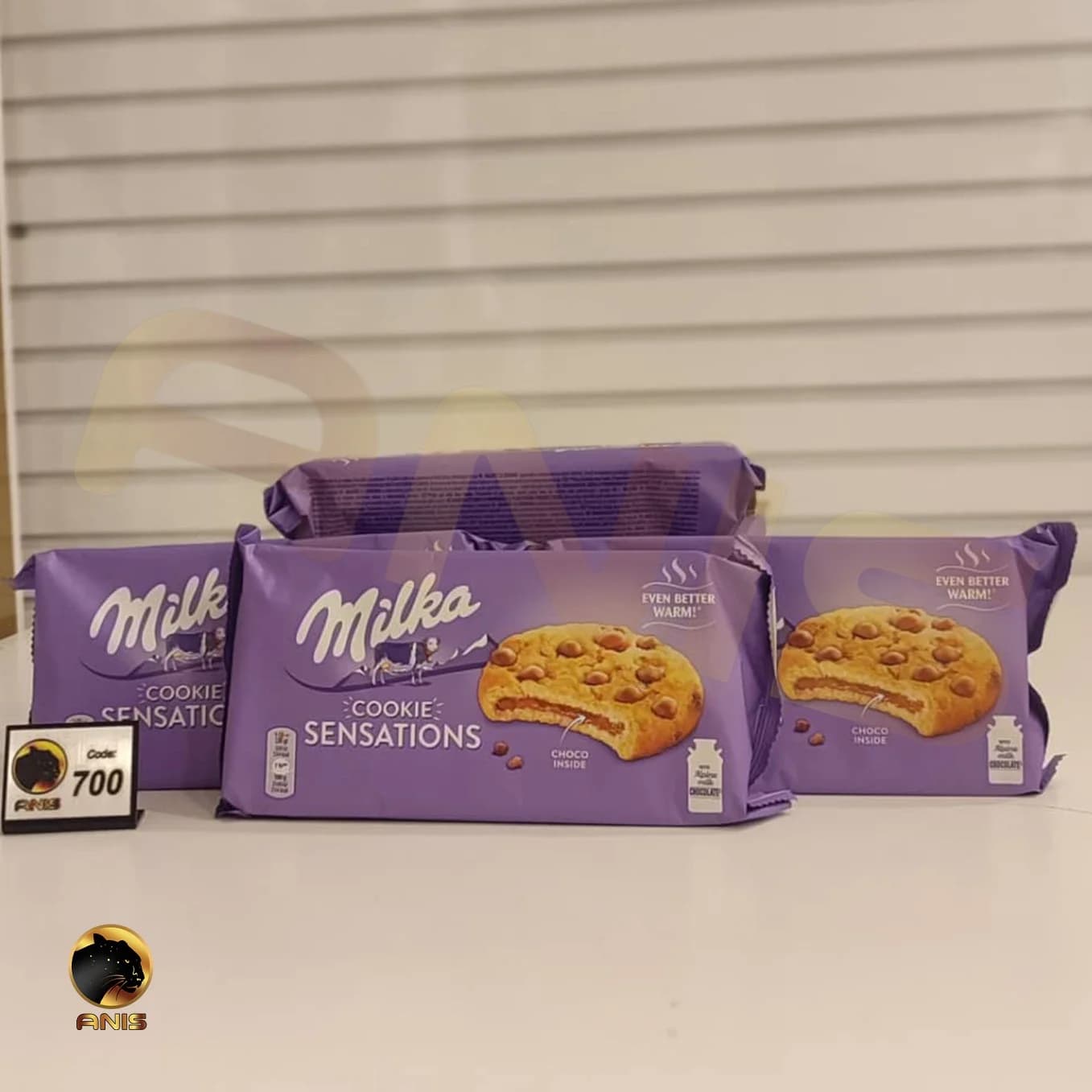 کوکی با مغز کاکویی میلکا مدل sensations سوئیسی با تکه های شکلات میلکا حجم 156 گرم — تصویر ۲