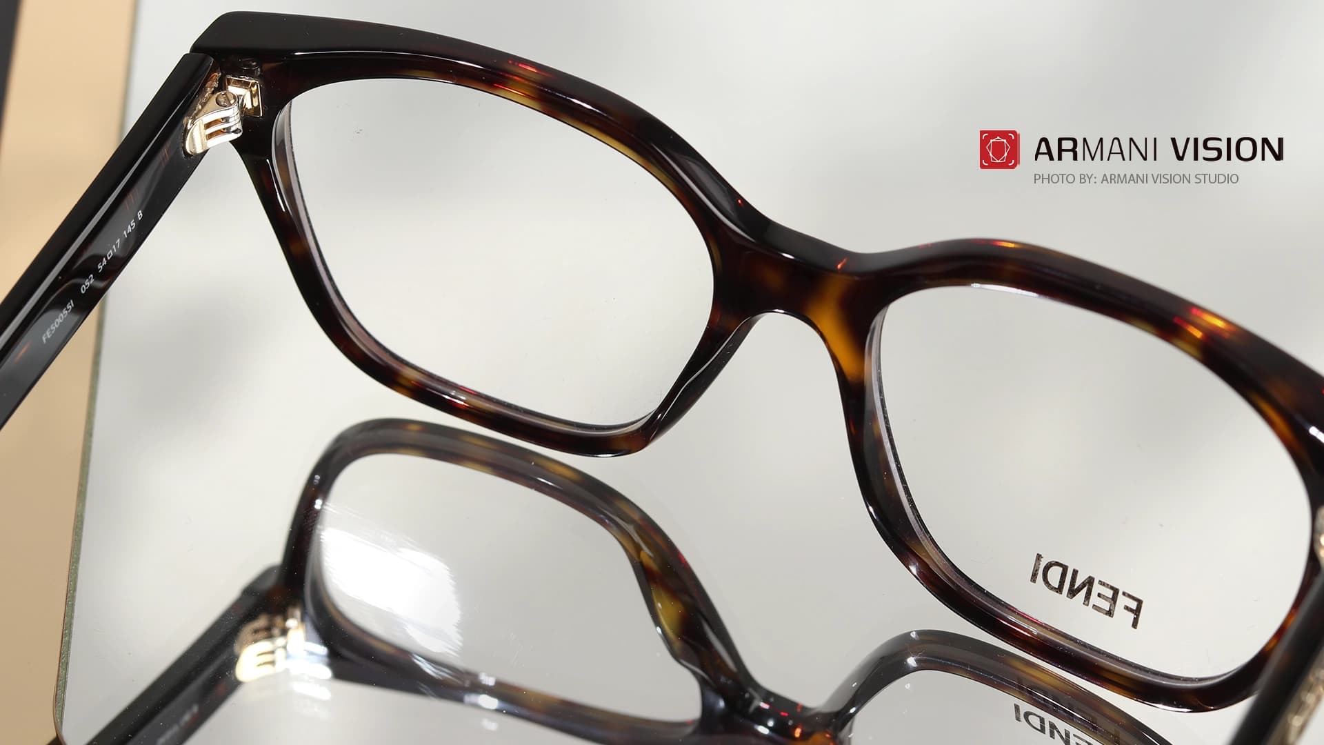 عینک فندی FENDI – FE50055I – 52 — تصویر ۷