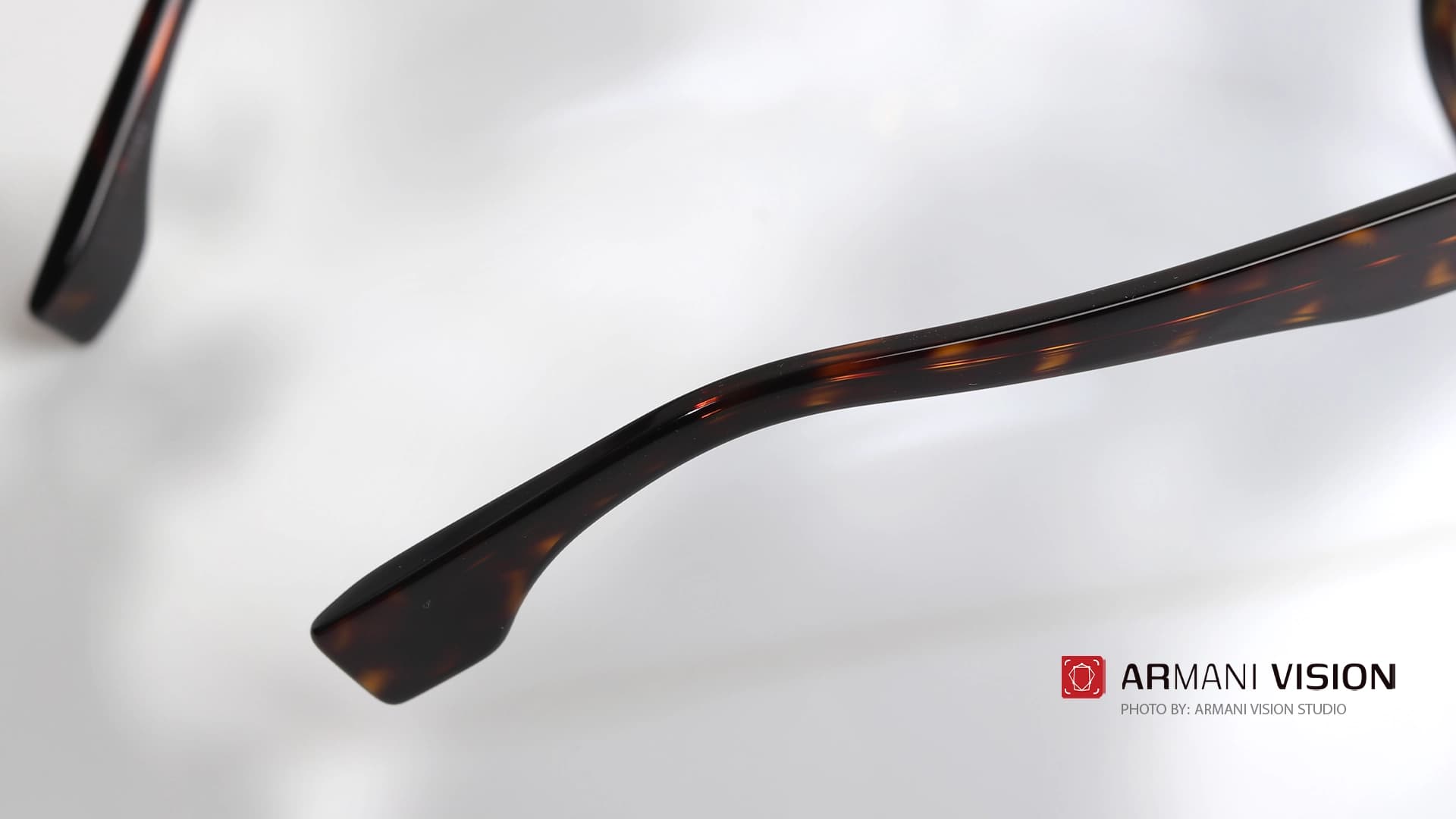 عینک فندی FENDI – FE50055I – 52 — تصویر ۶