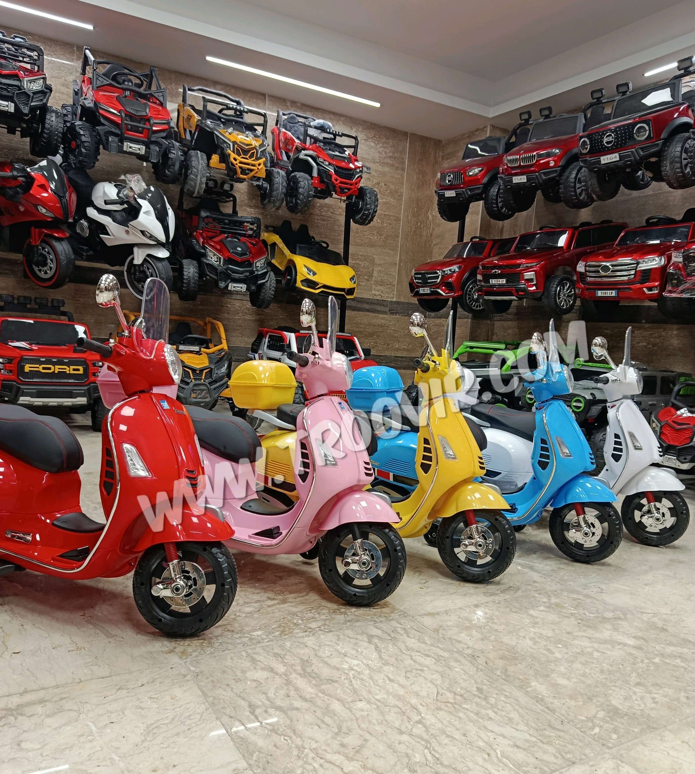 موتور شارژی کودک وسپا مدل 1121LR (VESPA) صندوقدار با تنوع رنگ — تصویر ۳