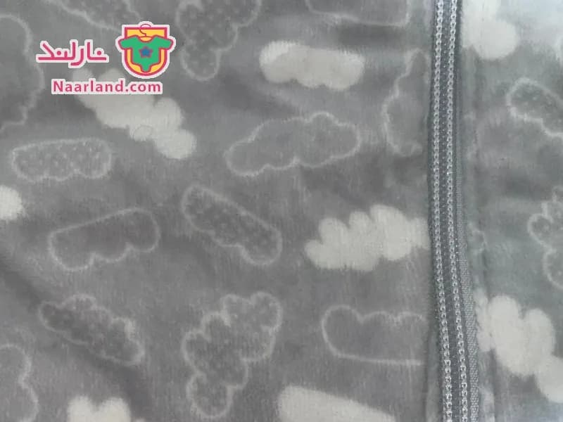 کیسه خواب بچه گانه لوپیلو مخمل خاکستری طرح ابر — تصویر ۳