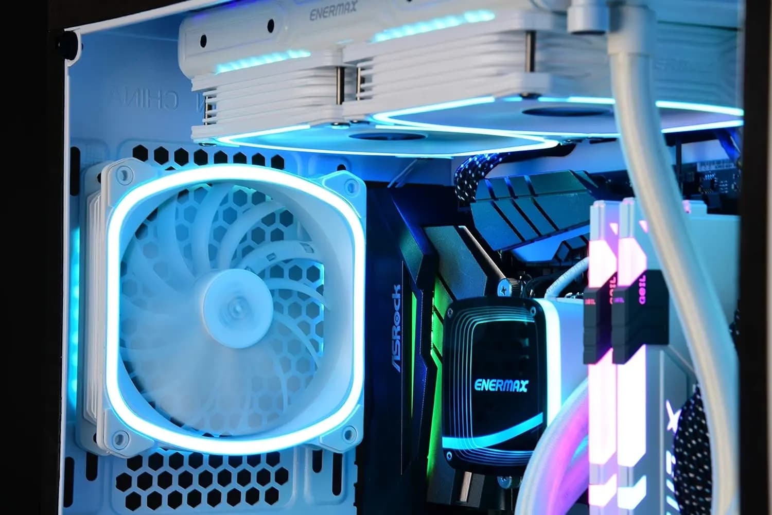 فن کیس Enermax Squa مدل RGB PWM — تصویر ۶