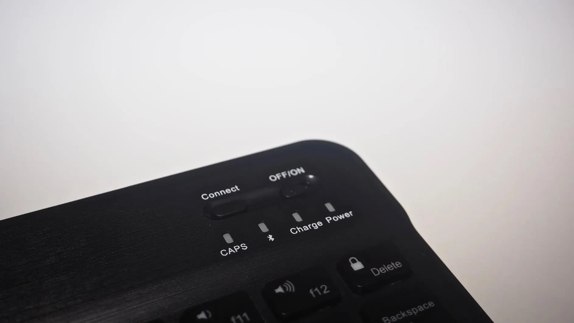کیبورد بی‌سیم تک نتTECKNET کد 26458 — تصویر ۹
