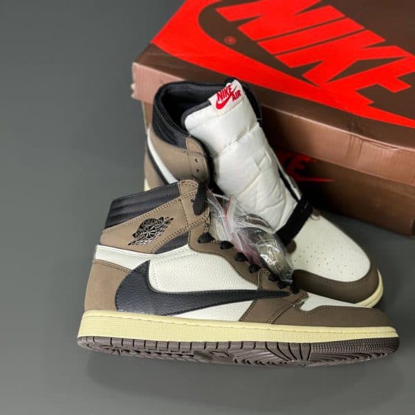 ایر جردن وان تراویس اسکات ساقدار Travis Scott X Air Jordan 1 high Og — تصویر ۴
