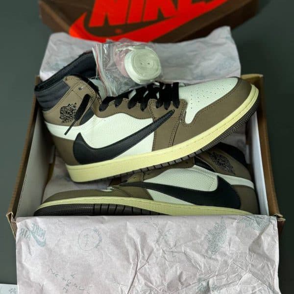 ایر جردن وان تراویس اسکات ساقدار Travis Scott X Air Jordan 1 high Og — تصویر ۳