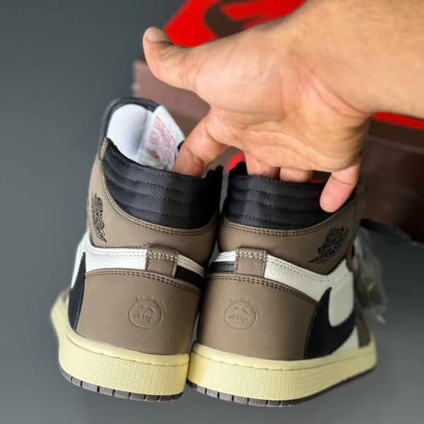 ایر جردن وان تراویس اسکات ساقدار Travis Scott X Air Jordan 1 high Og — تصویر ۶