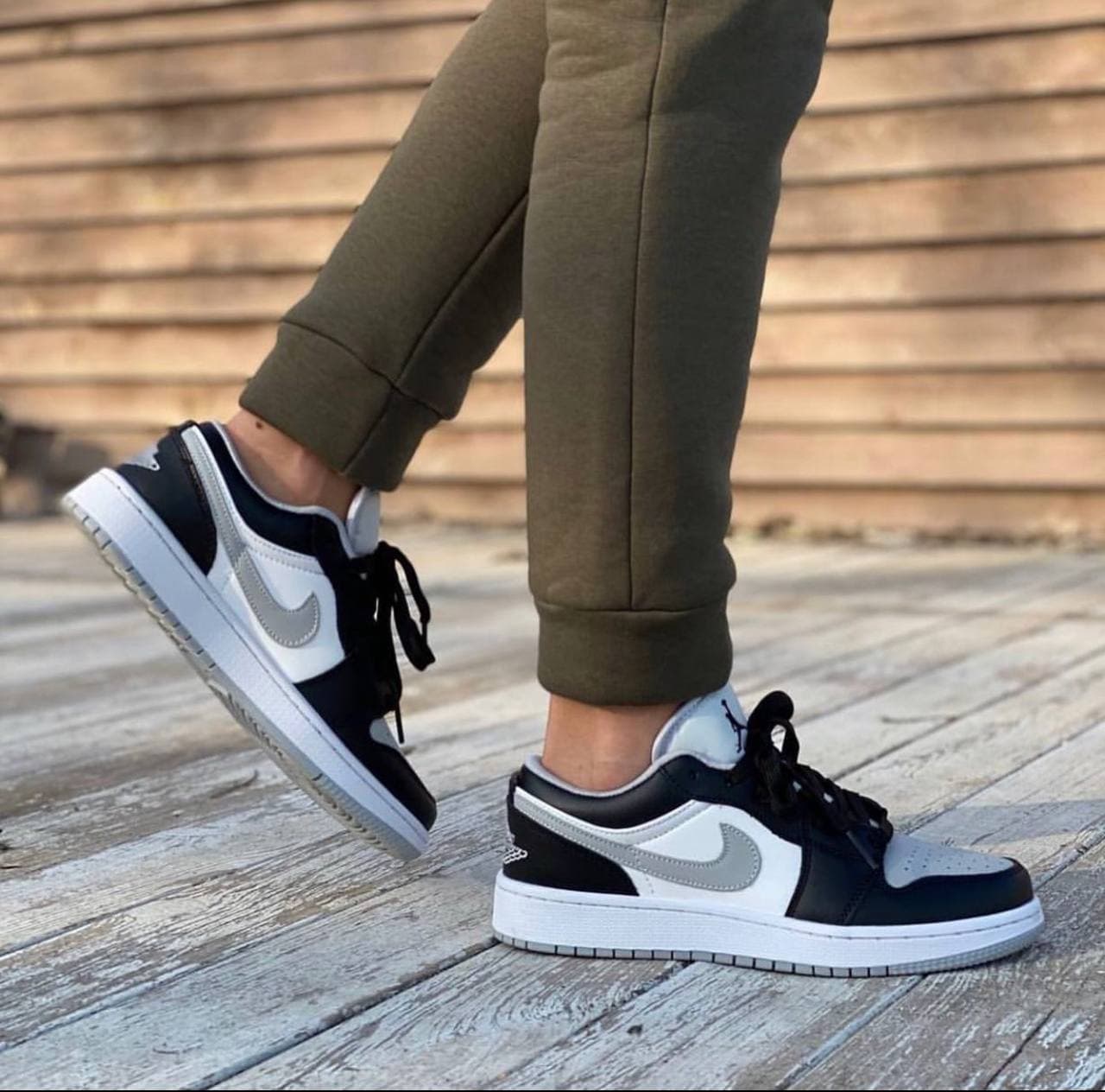 نایک ایر جردن وان بدون ساق دخترانه Nike air Jordan 1 Low wolf — تصویر ۲