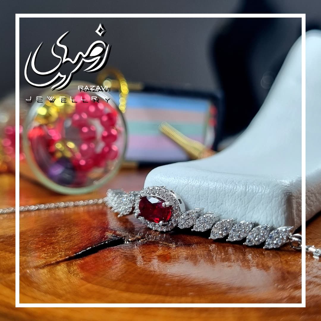 دستبند نقره زنانه یاقوت سرخ طرح گلبرگ
