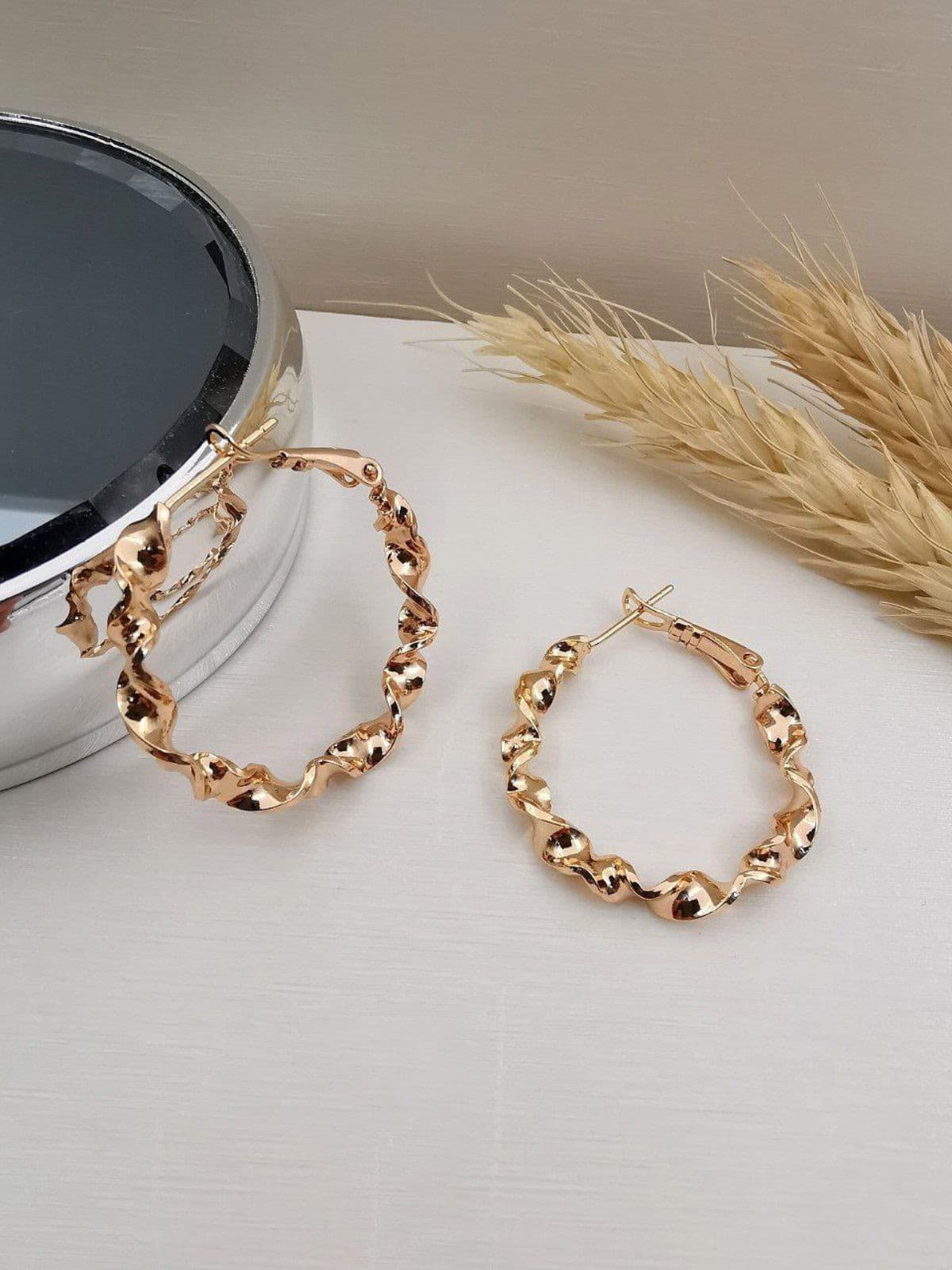 گوشواره حلقه ای پیچی زنانه طرح طلا GV45 — تصویر ۳