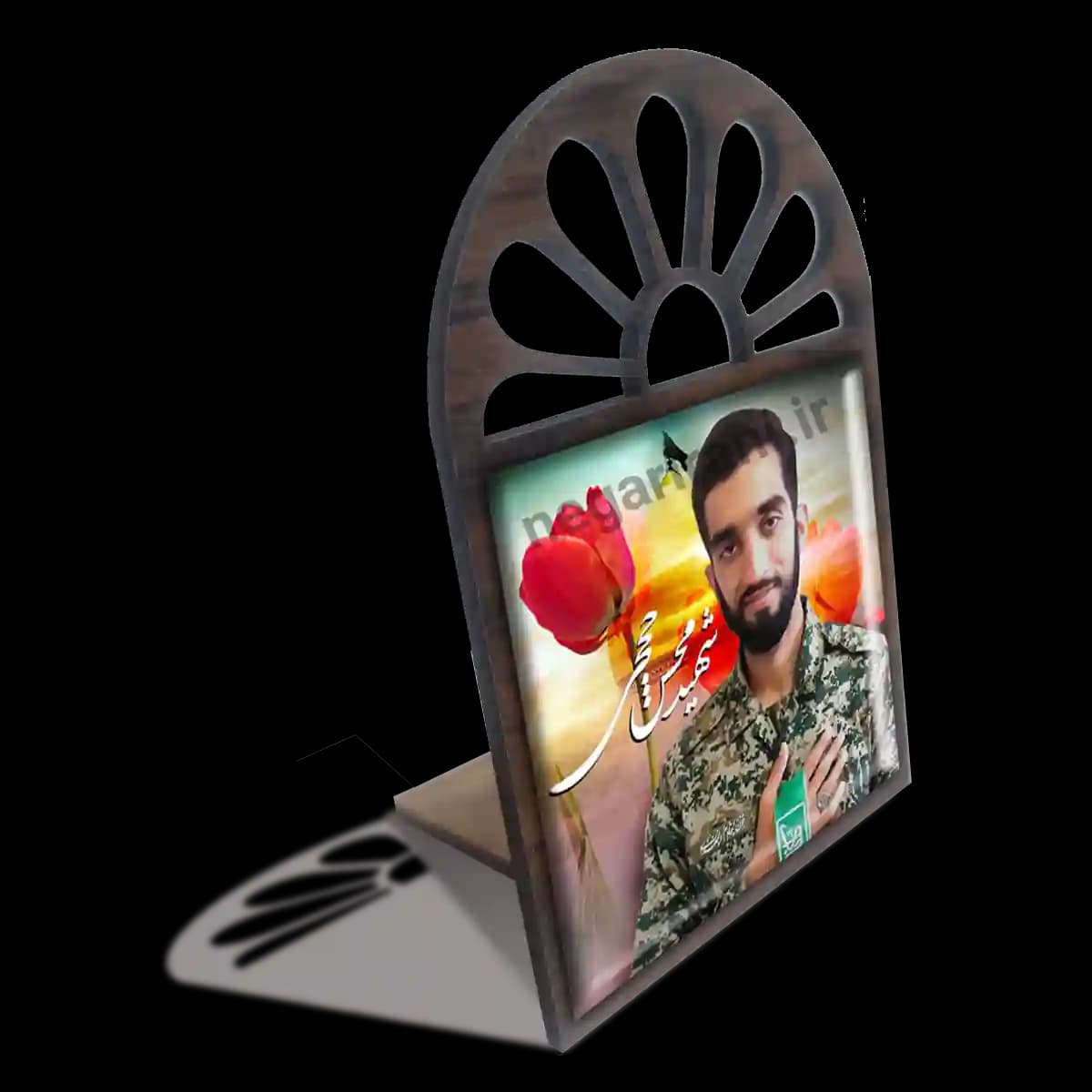 تندیس کاشی پنجره ای شهید محسن حججی مدل 2Z55 — تصویر ۴