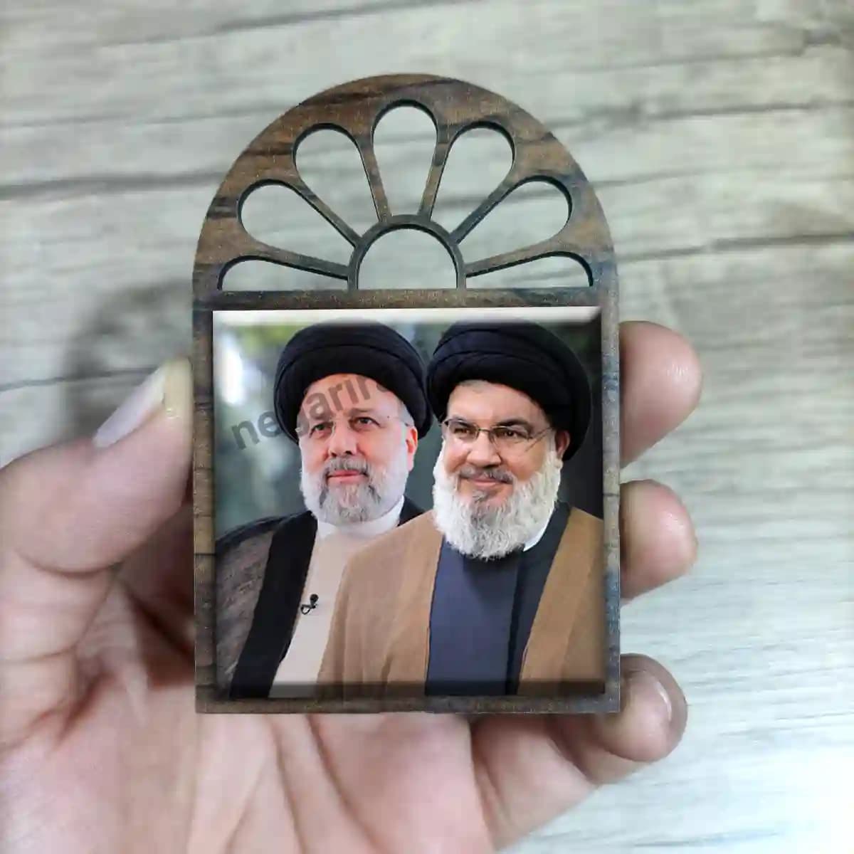 تندیس کاشی پنجره ای شهید نصرالله و رئیسی مدل 2Z46 — تصویر ۳