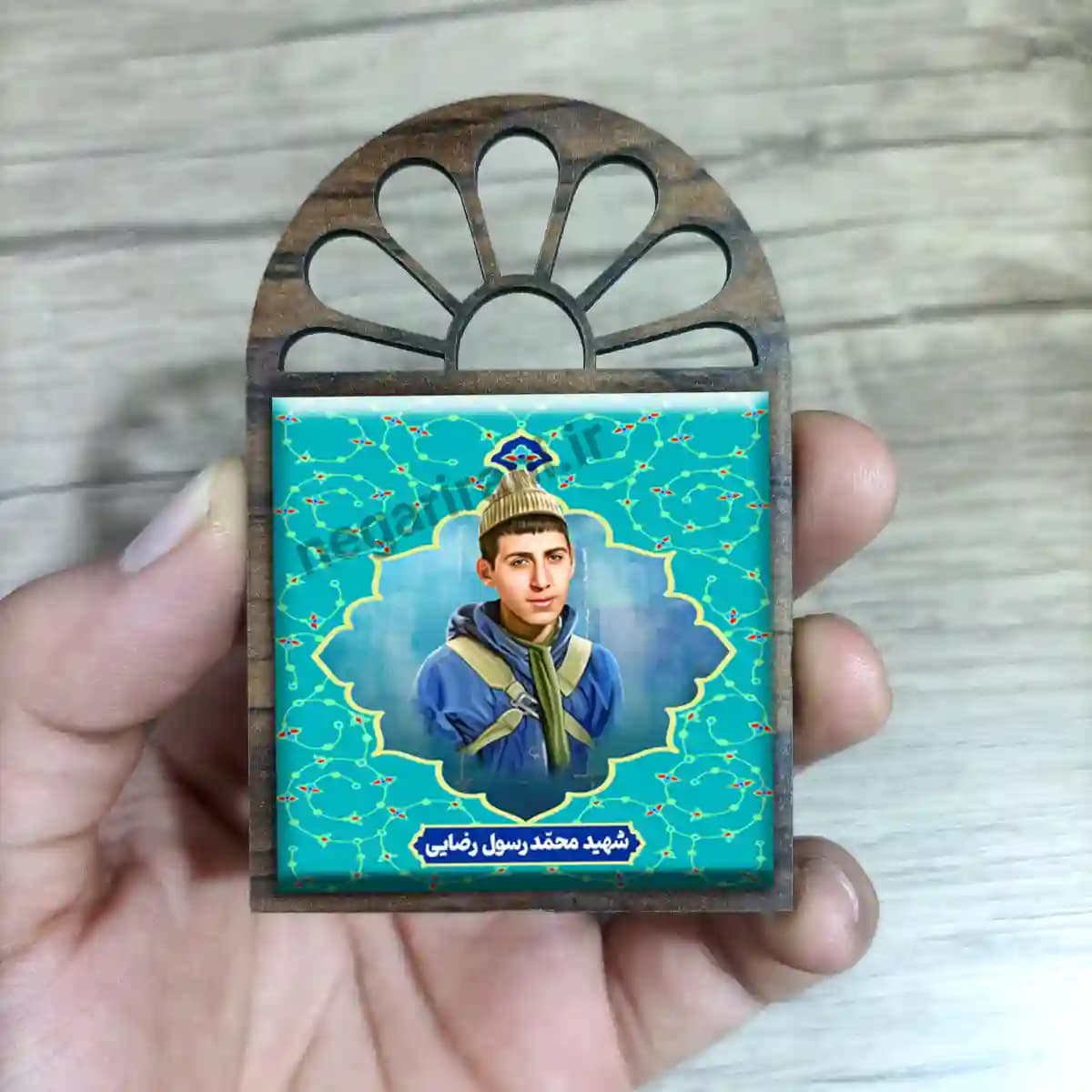تندیس کاشی پنجره ای شهید محمد رسول رضایی مدل 2Z23 — تصویر ۳