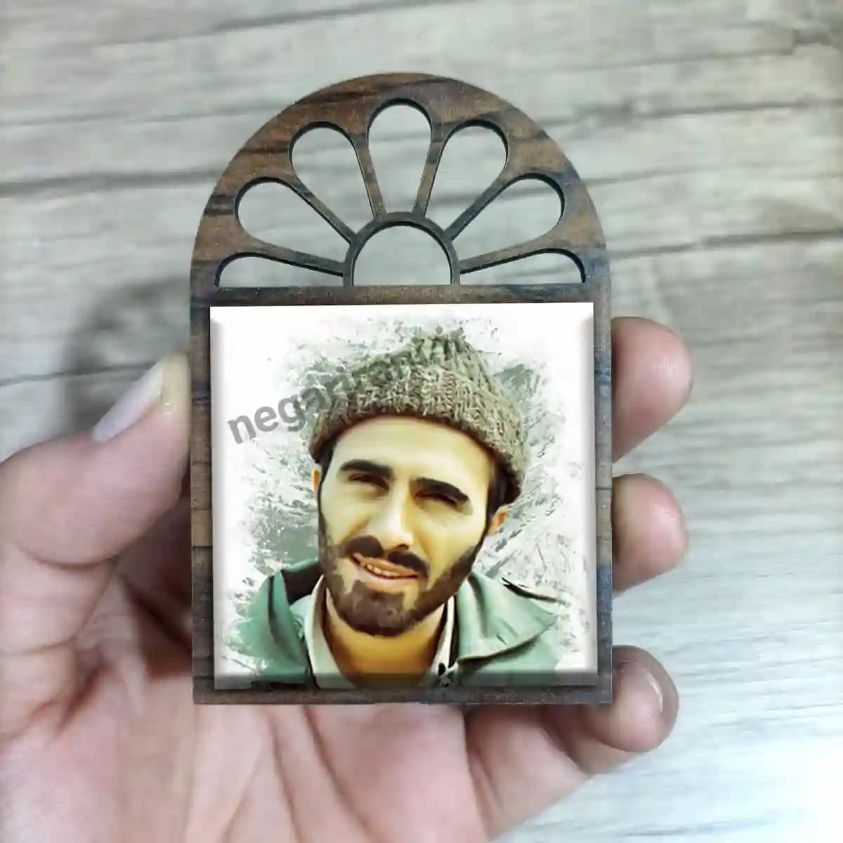 تندیس کاشی پنجره ای شهید حسین فرازی مدل 2Z2 — تصویر ۳