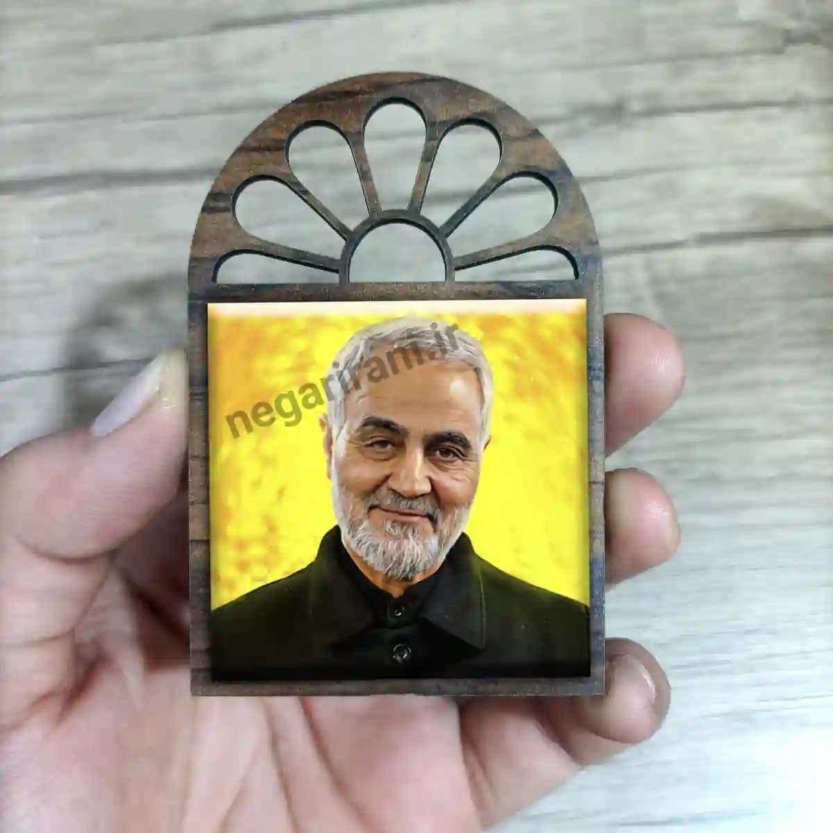 تندیس کاشی پنجره ای سردار دلها مدل 2ZG138 — تصویر ۳