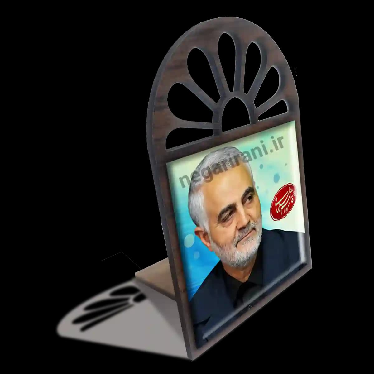 تندیس کاشی پنجره ای شهید سردار سلیمانی مدل 2ZG116 — تصویر ۴