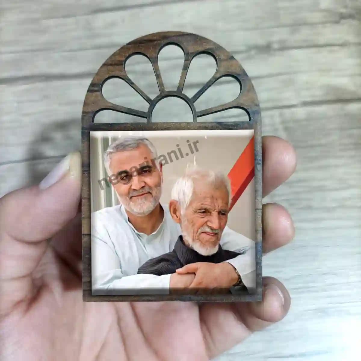 تندیس کاشی پنجره ای استقبال امام و شهدا از حاج قاسم مدل 2ZG109 — تصویر ۳