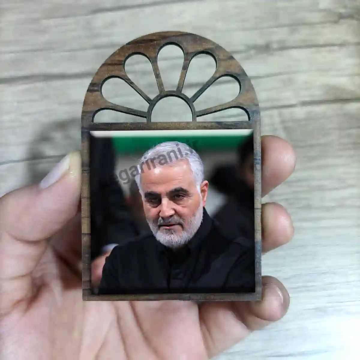 تندیس کاشی پنجره ای سردار سلیمانی و پدرش مدل 2ZG122 — تصویر ۳