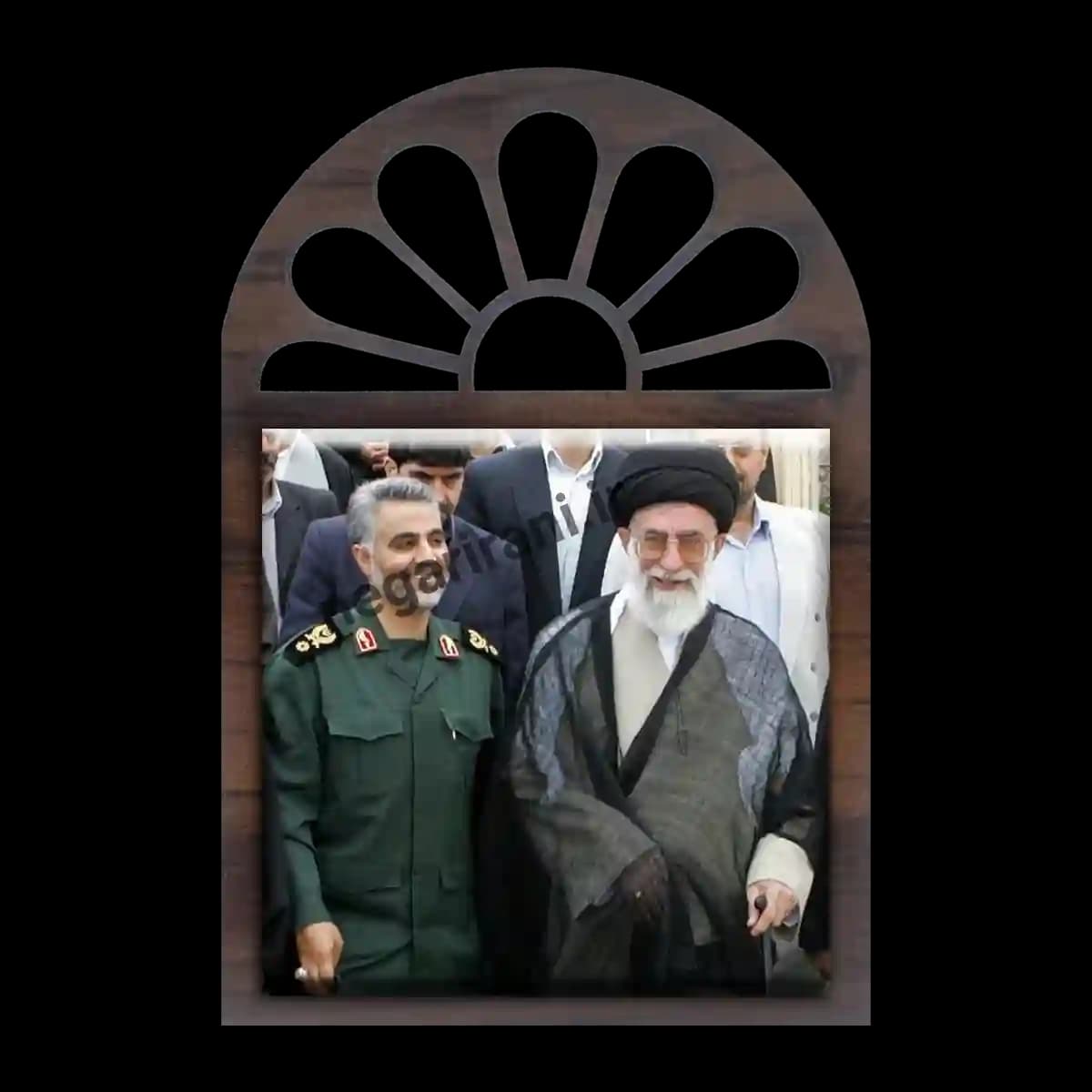 تندیس کاشی پنجره ای شهید حاج قاسم و امام خامنه ای مدل 2ZG72