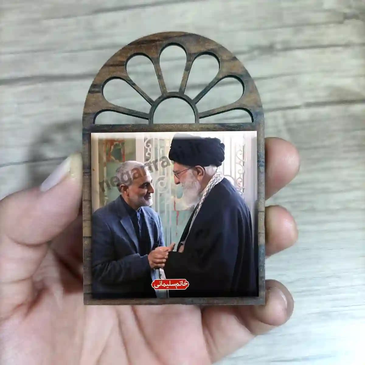 تندیس کاشی پنجره ای رهبری و خاتم سلیمانی مدل 2ZG71 — تصویر ۳