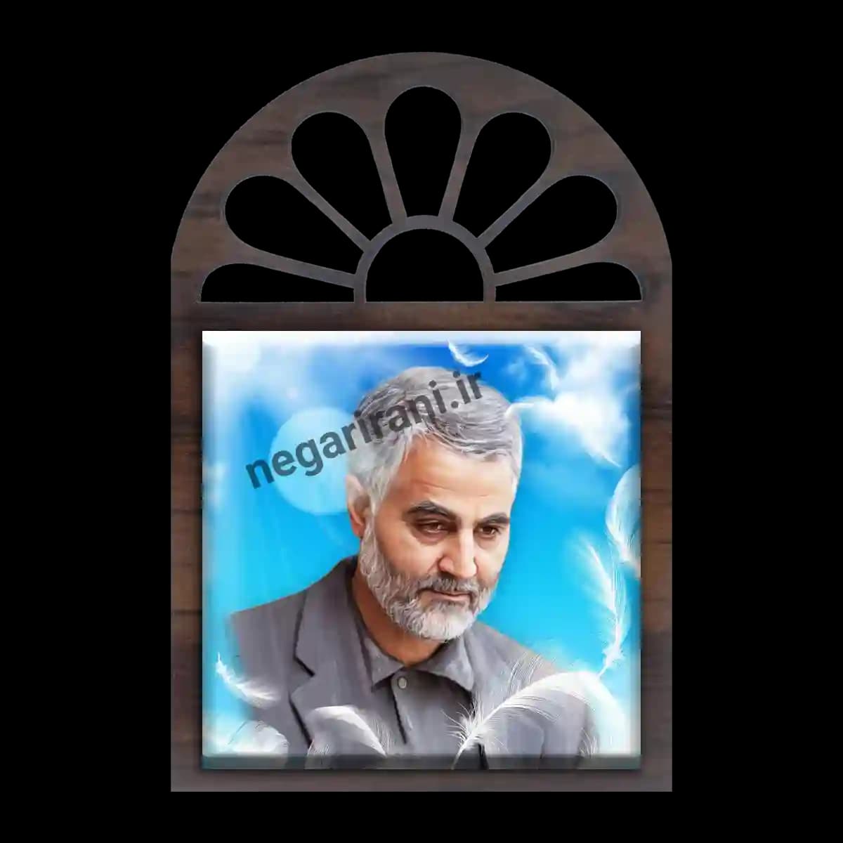 تندیس کاشی پنجره ای شهید حاج قاسم سلیمانی مدل 2ZG66 — تصویر ۲