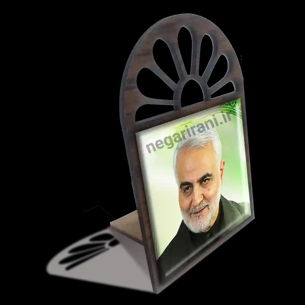 تندیس کاشی پنجره ای شهید سلیمانی مدل 2ZG65 — تصویر ۴