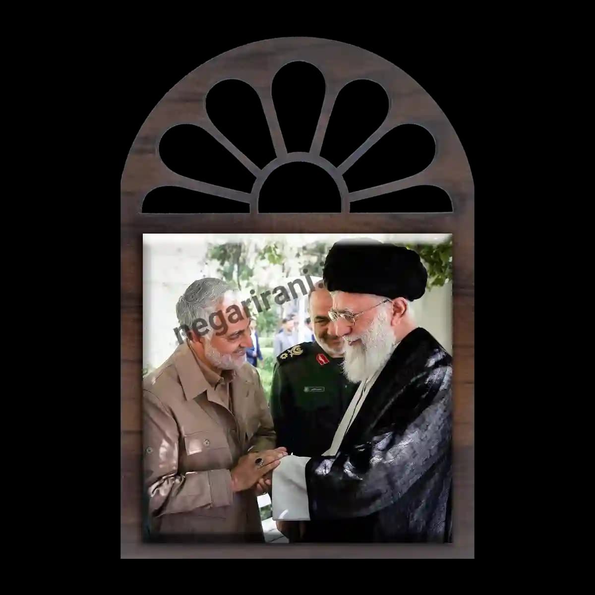 تندیس کاشی پنجره ای رهبری و شهید حاج قاسم مدل 2ZG39