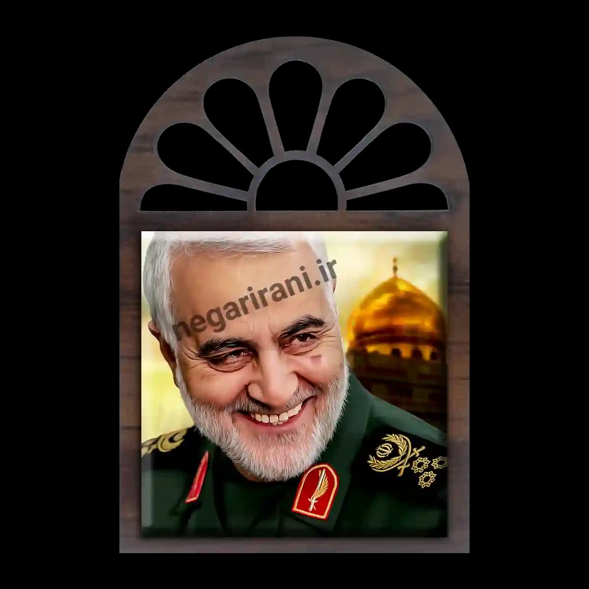 تندیس کاشی پنجره ای شهید حاج قاسم و حرم مدل 2ZG37