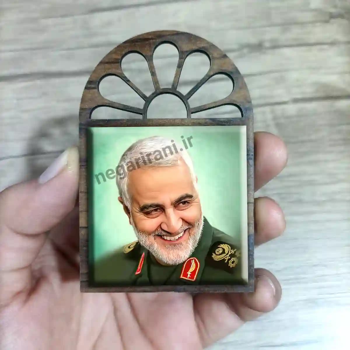 تندیس کاشی پنجره ای حاج قاسم مدل 2ZG8 — تصویر ۳