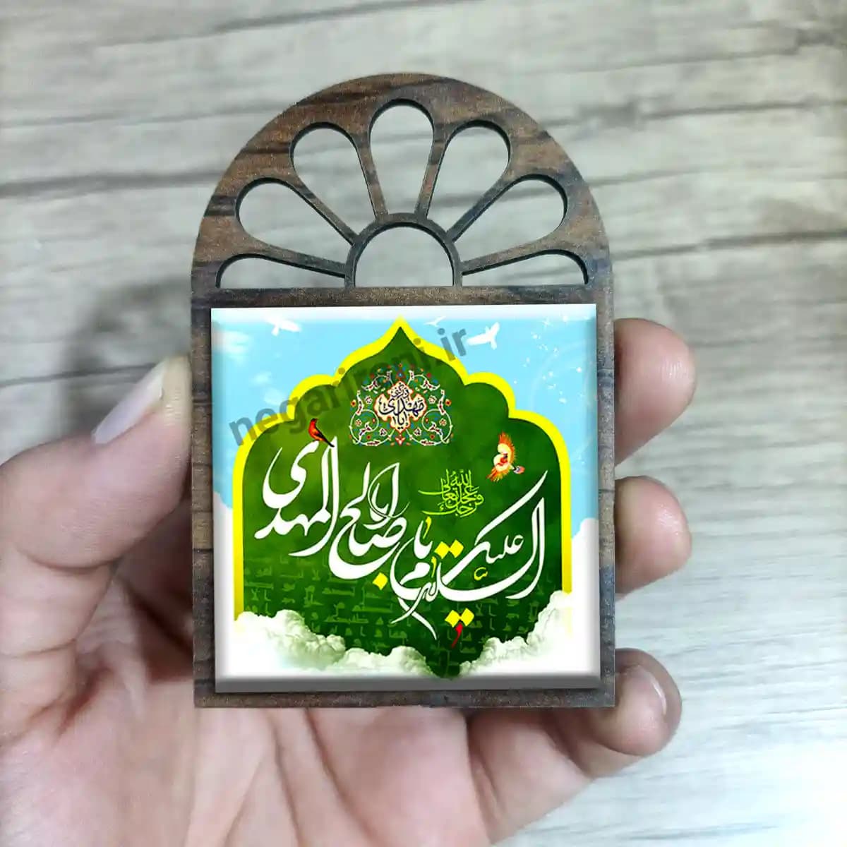 تندیس کاشی پنجره ای السلام علیک یا اباصالح المهدی مدل 2O 23 — تصویر ۳