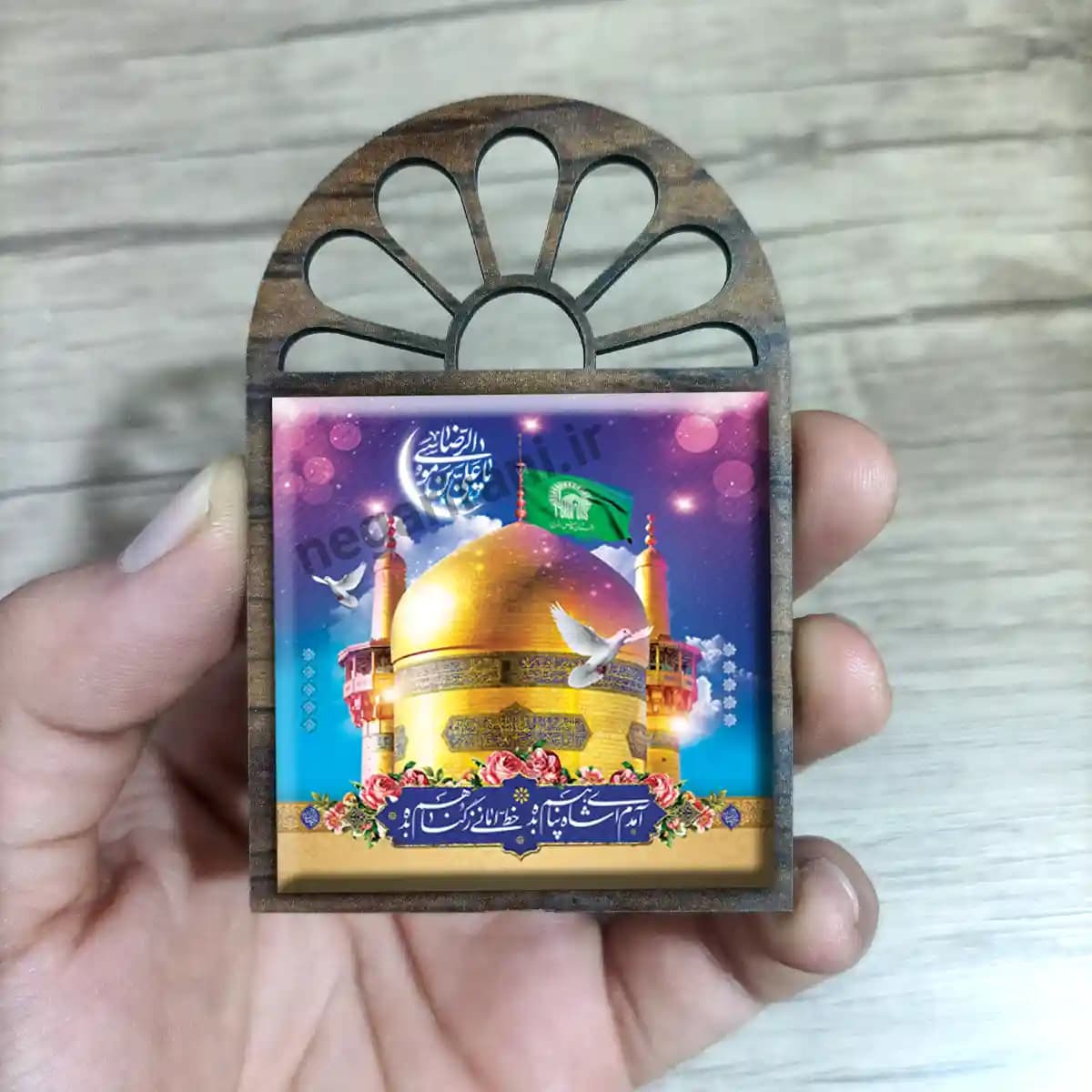 تندیس کاشی پنجره ای آمدم ای شاه پناهم بده مدل 2K 24 — تصویر ۳
