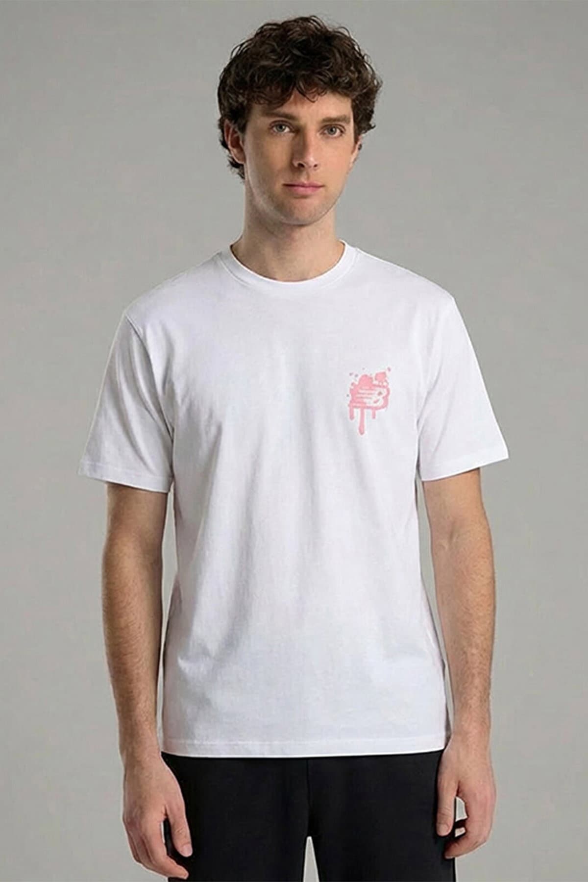 تی شرت نیو بالانس مردانه سفید طرح دار Regular/رگولار T-shirt | New Balance MNT1649-WT TR