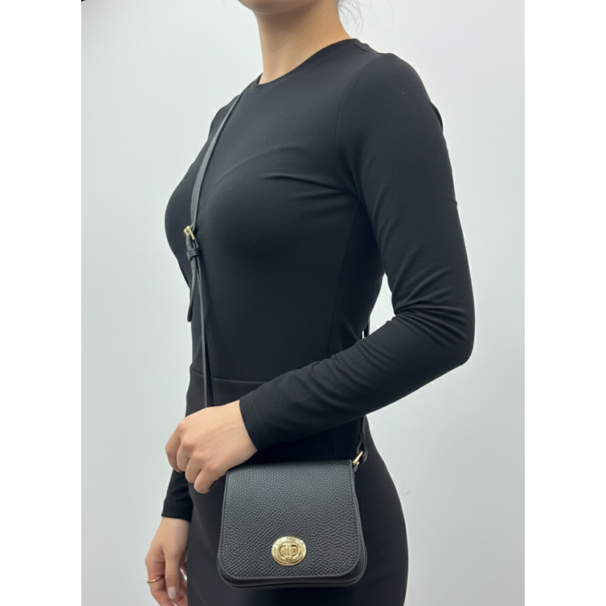 کيف دوشی چرم طبیعی کوچک ريحانه
