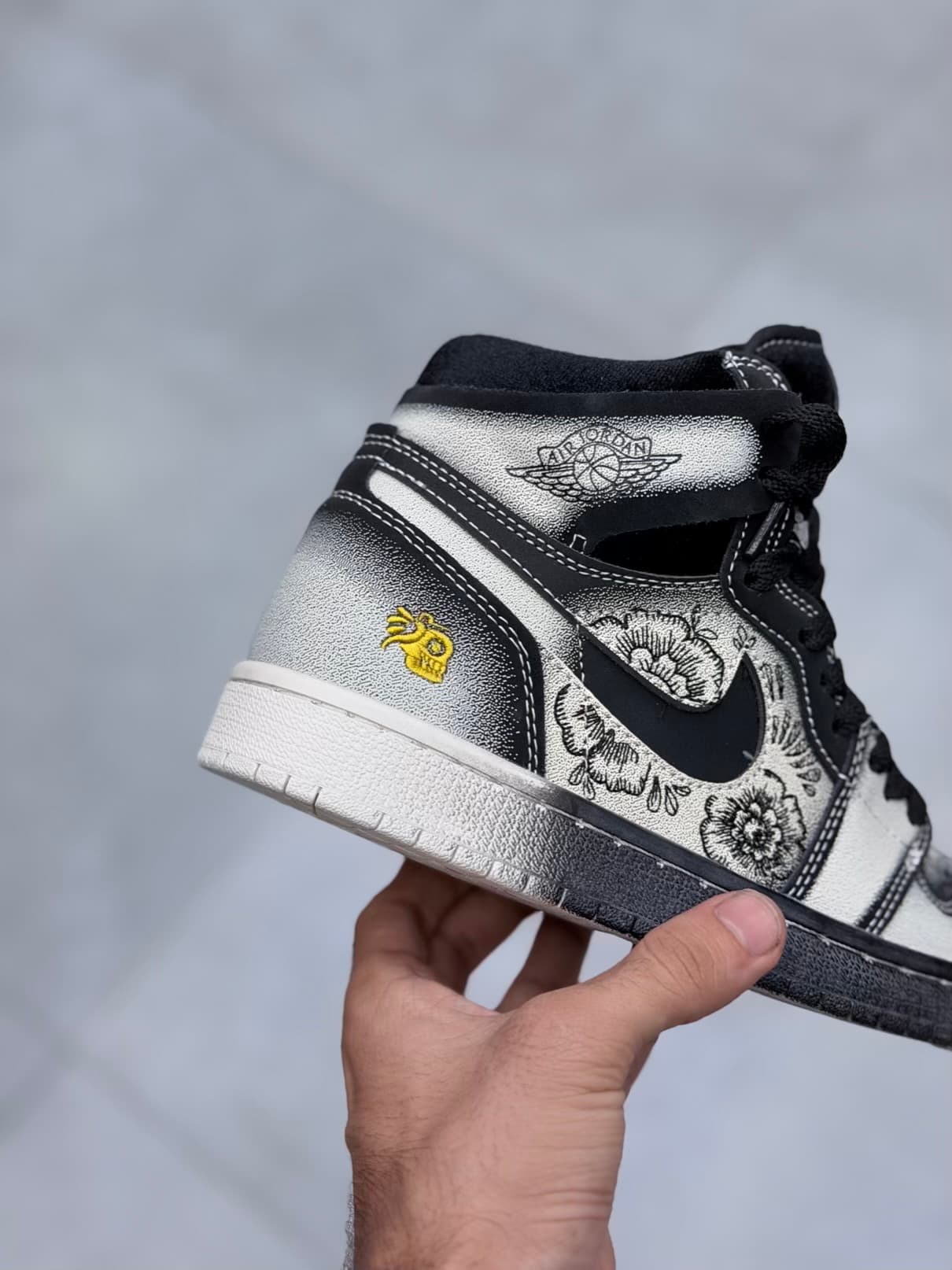 کتونی نایک جردن وان فامیلیا Nike Air Jordan 1 Familia — تصویر ۵