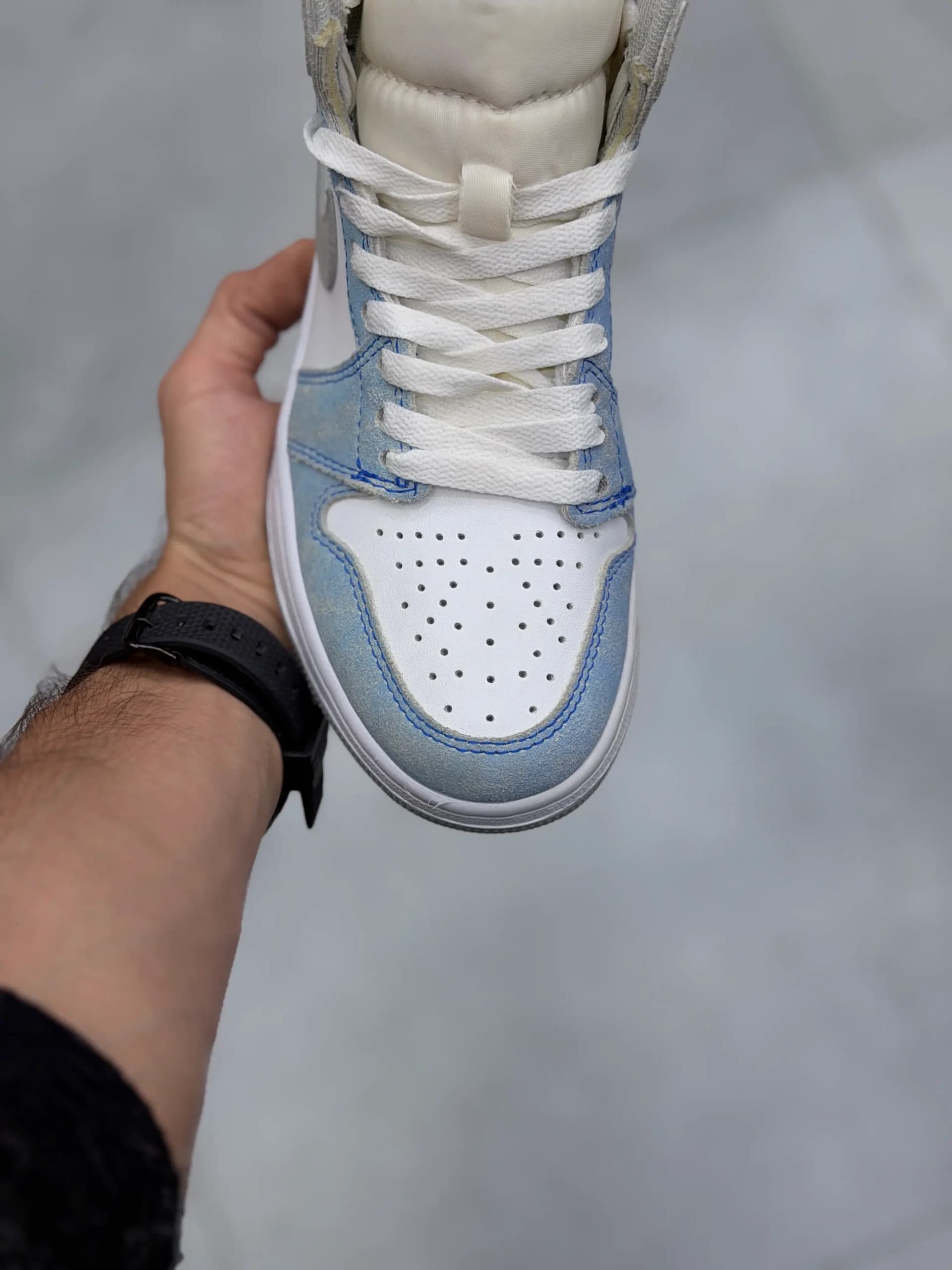 کتونی نایک ایر جردن 1 هایپر رویال Air Jordan 1 Hyper Royal White blue — تصویر ۴