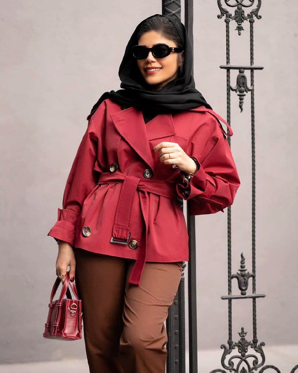 ست شیک ترنج کت + شلوار همراه کمربند — تصویر ۳