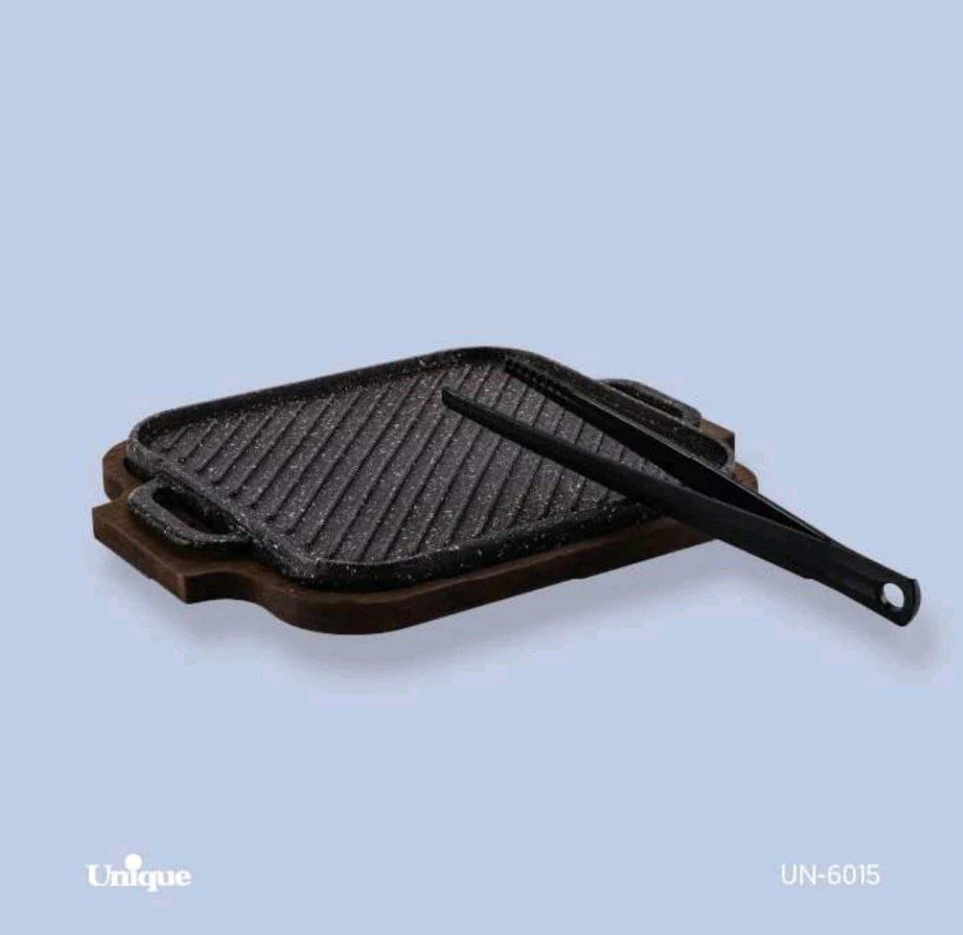 تابه گریل چدن مربع با چوب و انبر یونیک کد UN-6015 — تصویر ۲