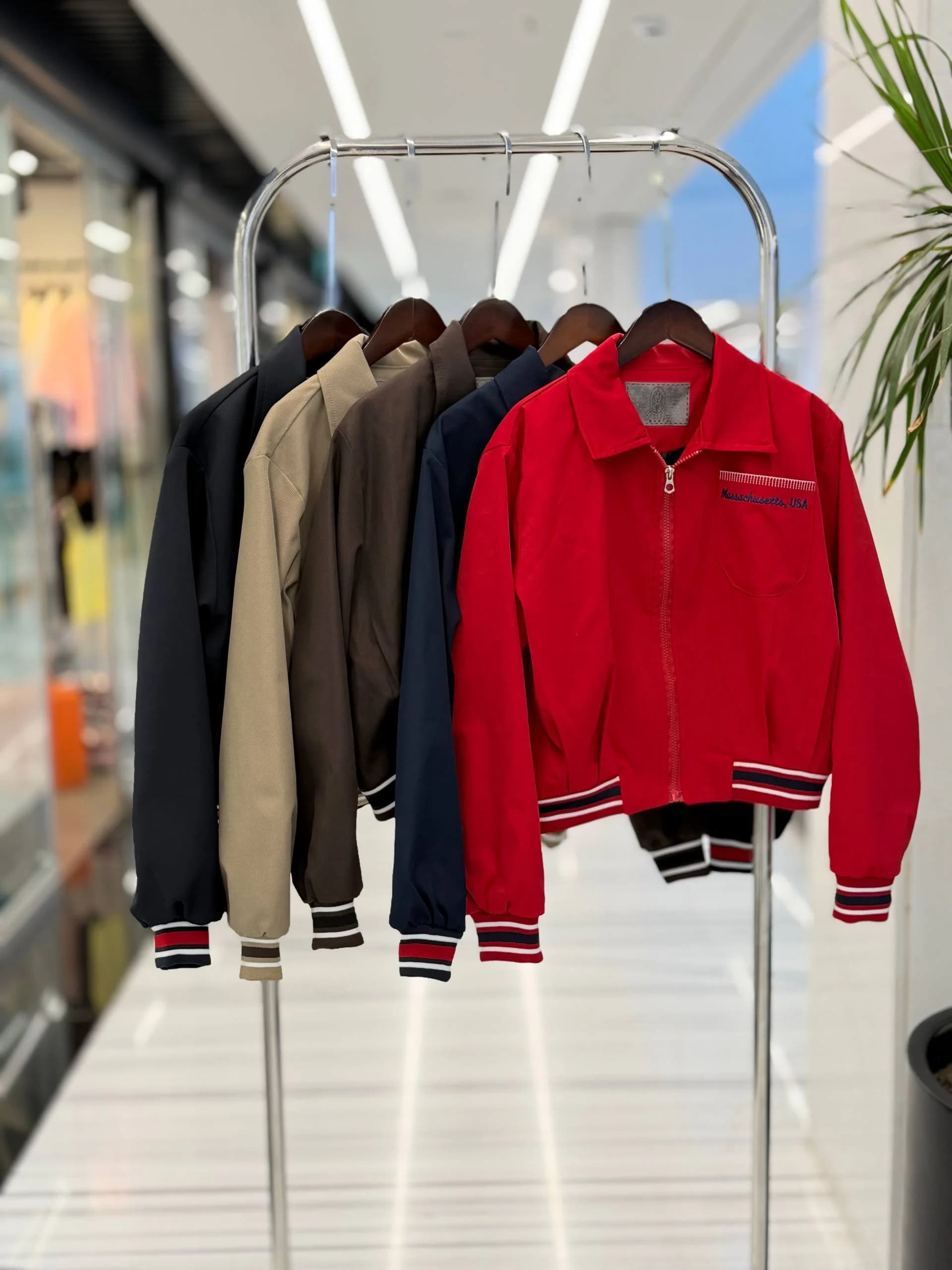 بنیتا سویشرت کتان زارا گلدوزی بوستون — تصویر ۳