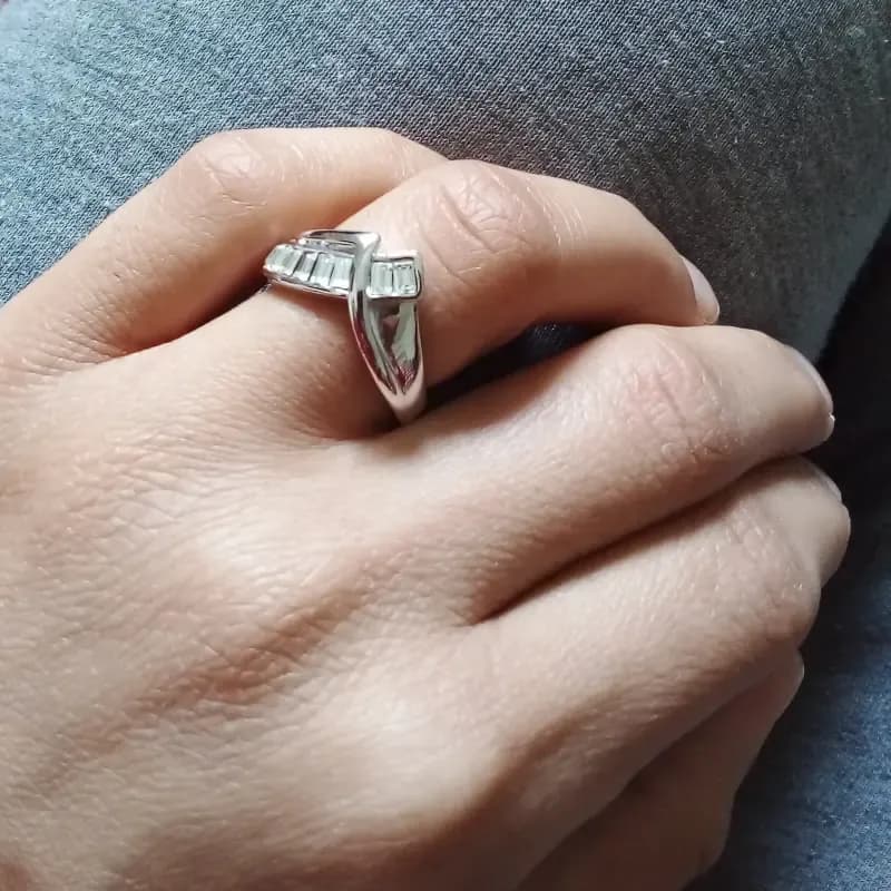 انگشتر زنانه طرح جواهری استیل رنگ نقره ای سایز 8 ضد حساسیت — تصویر ۴