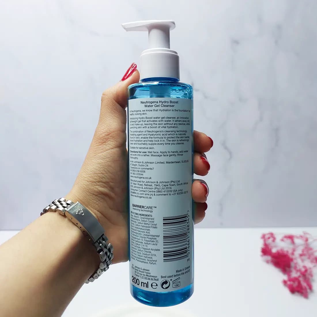 ژل شست و شو صورت نوتروژینا مدل Hydro Boost حجم 200 میلی لیتر