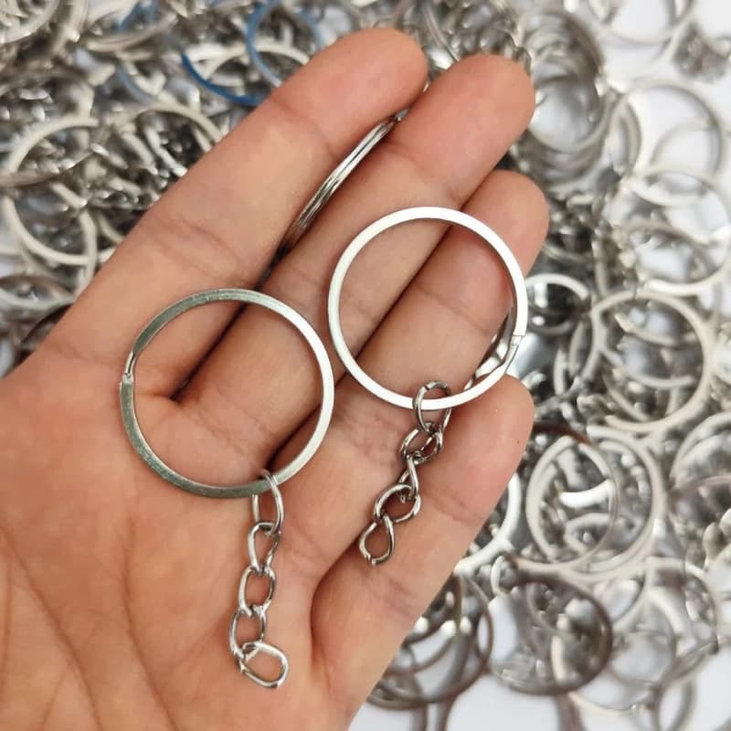حلقه جاکلیدی زنجیردار تخت فلزی نقره‌ای ۲۸ میلی‌متر (1000عددی)عمده — تصویر ۲