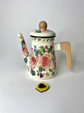 کتری لعابی دسته بغل چوبی 1/2 لیتر — تصویر ۴