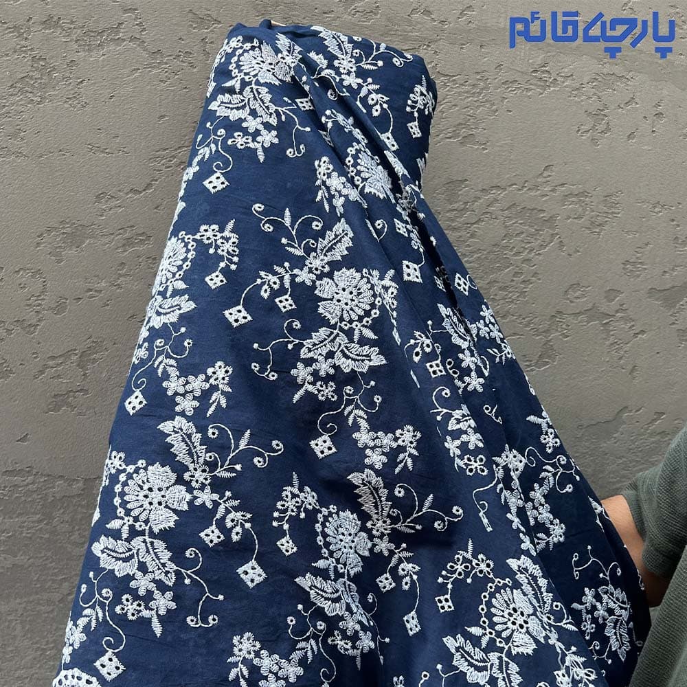 پارچه بهاره و تابستانه وال خامه دوزی حاشیه دار زمینه سرمه ای گلدوزی سفید کد ۳۰۷۹