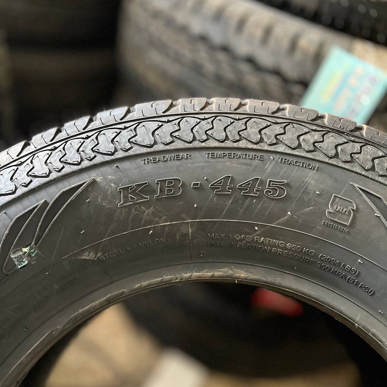 لاستیک کویر دولتی 235/70/16 طرح گل KB445 ساخت 2026 — تصویر ۳