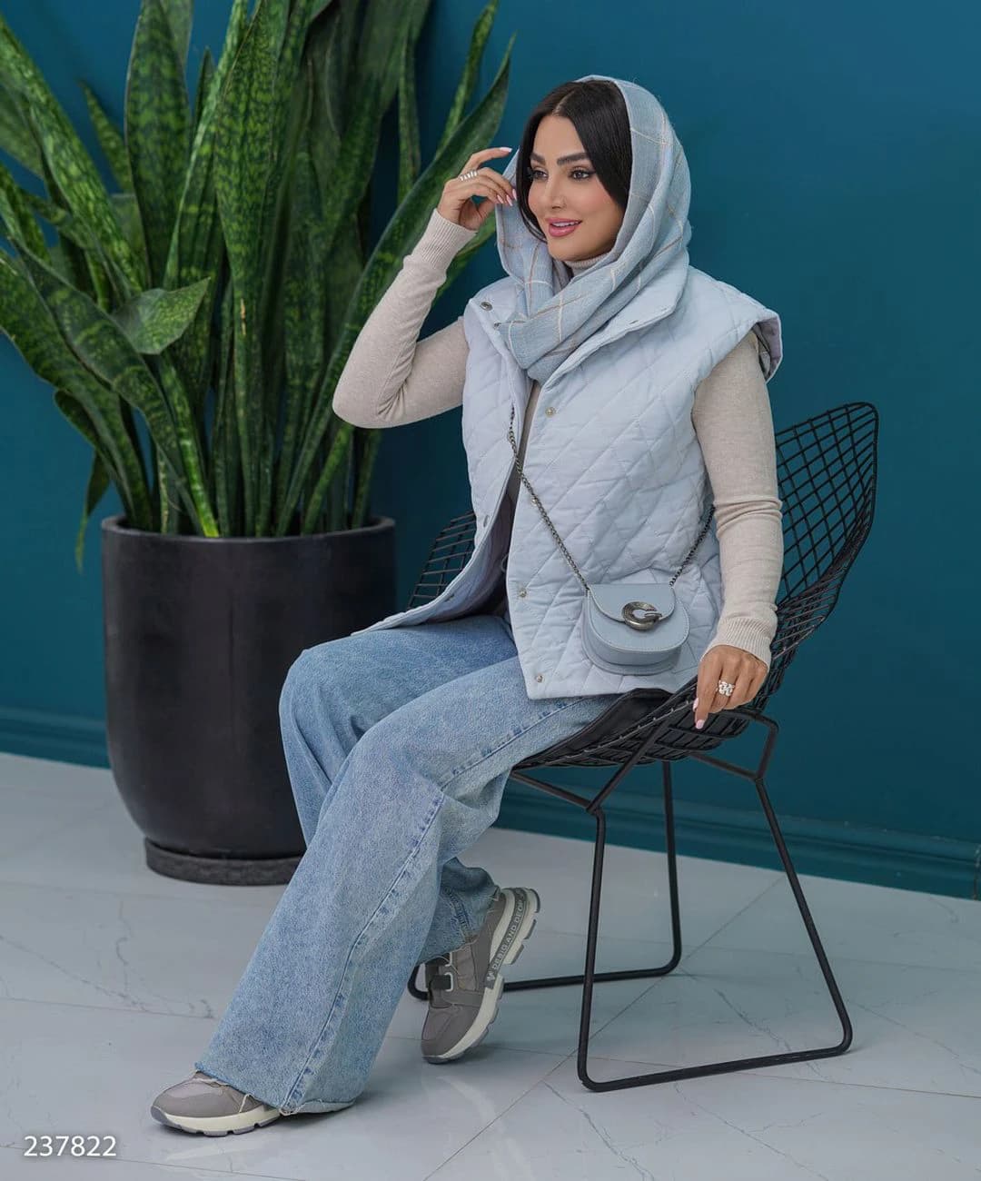 پافر مموری کوتاه آستردار یقه ایستاده مدل تیامین |کد:5171 — تصویر ۳