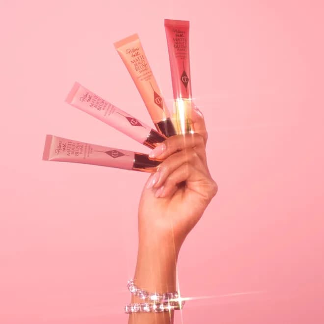 رژ گونه مایع مات شارلوت تیلبری رنگ پینک پاپ CHARLOTTE TILBURY Beauty Blush Wand Pillow Talk Pink Pop
