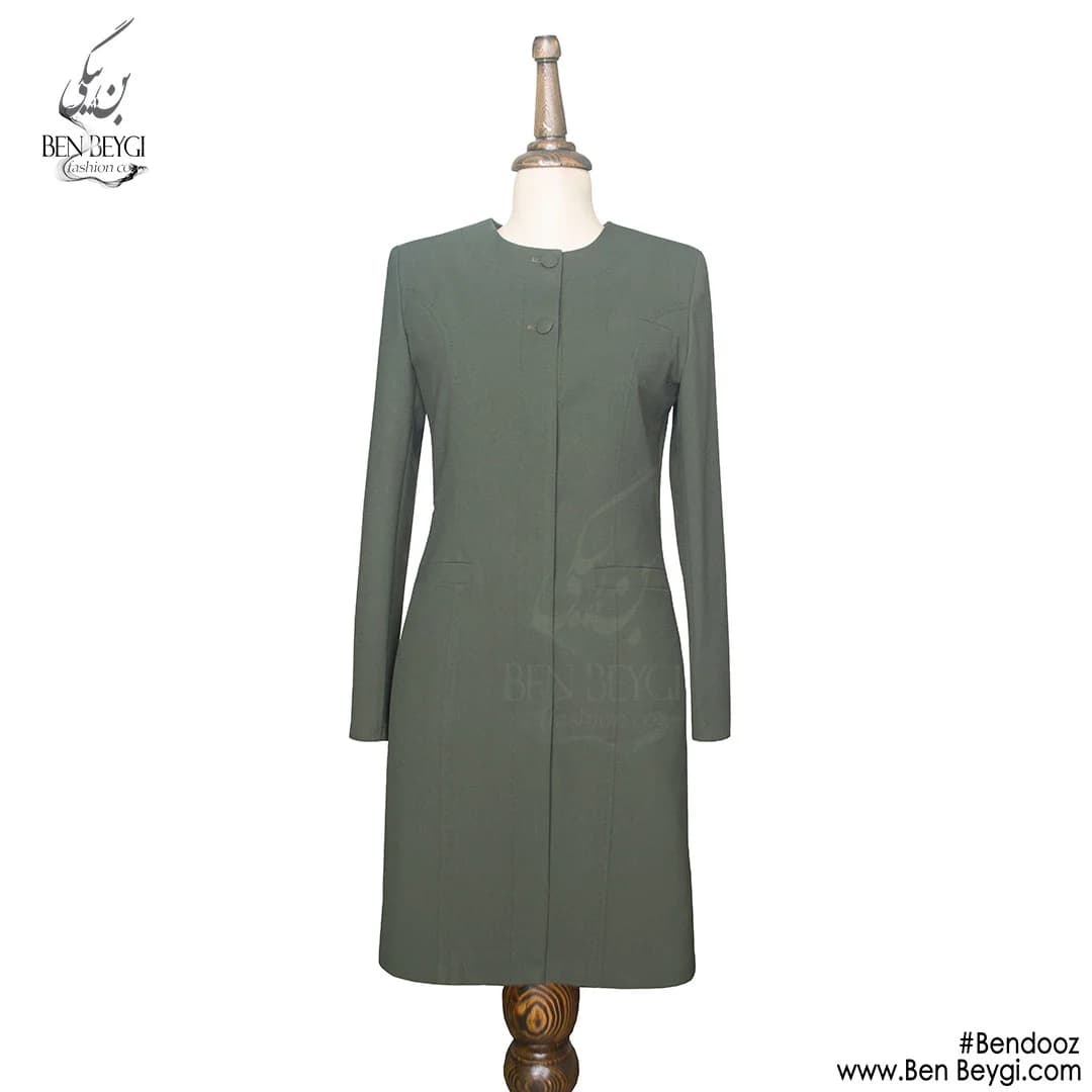 مانتو شلوار اداری سبز یقه گرد بانتو دوزی جیب سوم پارچه بزیاق قد 100 کد 22059